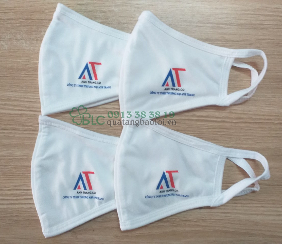 Khẩu trang vải in logo công ty thể hiện tinh thần đoàn kết chống dịch