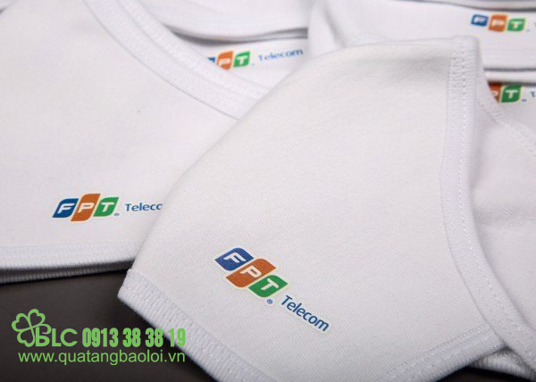 Khẩu trang vải co giãn 4 chiều in logo là món quà doanh nghiệp ý nghĩa